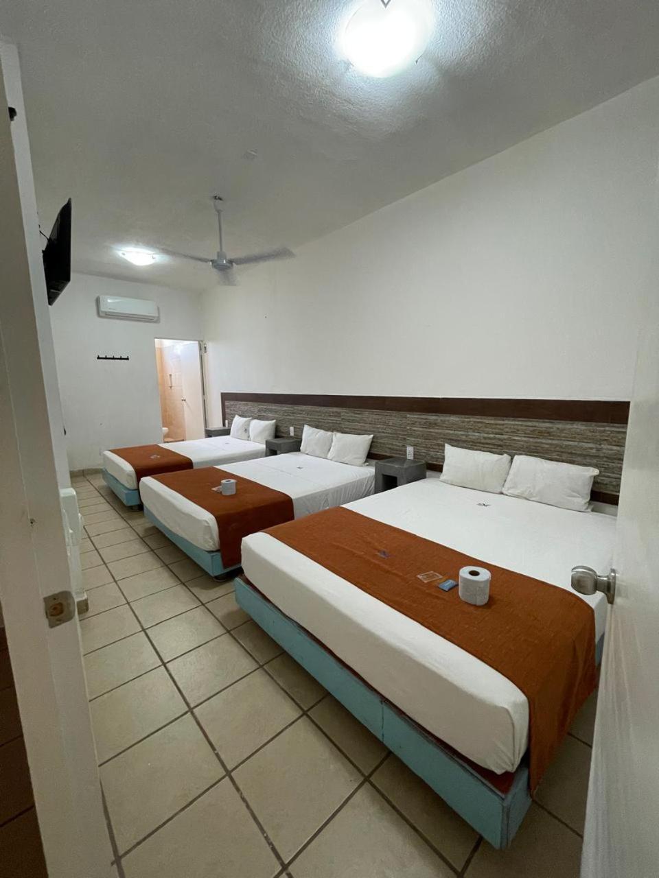 פניטה דה חלטמבה Hotel Albatros מראה חיצוני תמונה