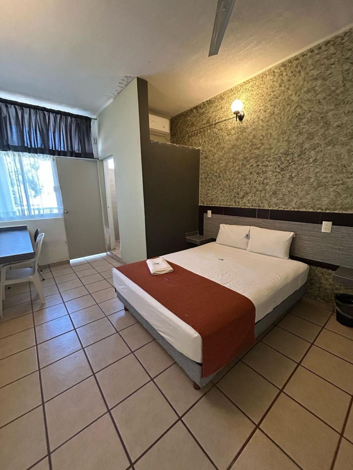 פניטה דה חלטמבה Hotel Albatros מראה חיצוני תמונה