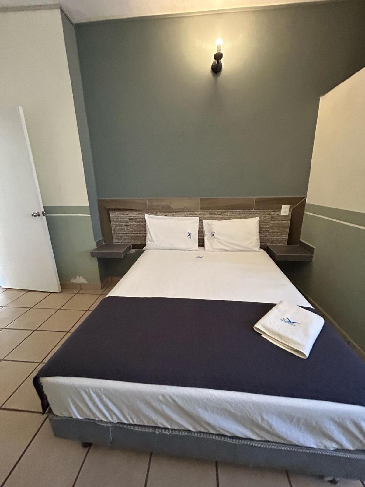 פניטה דה חלטמבה Hotel Albatros מראה חיצוני תמונה