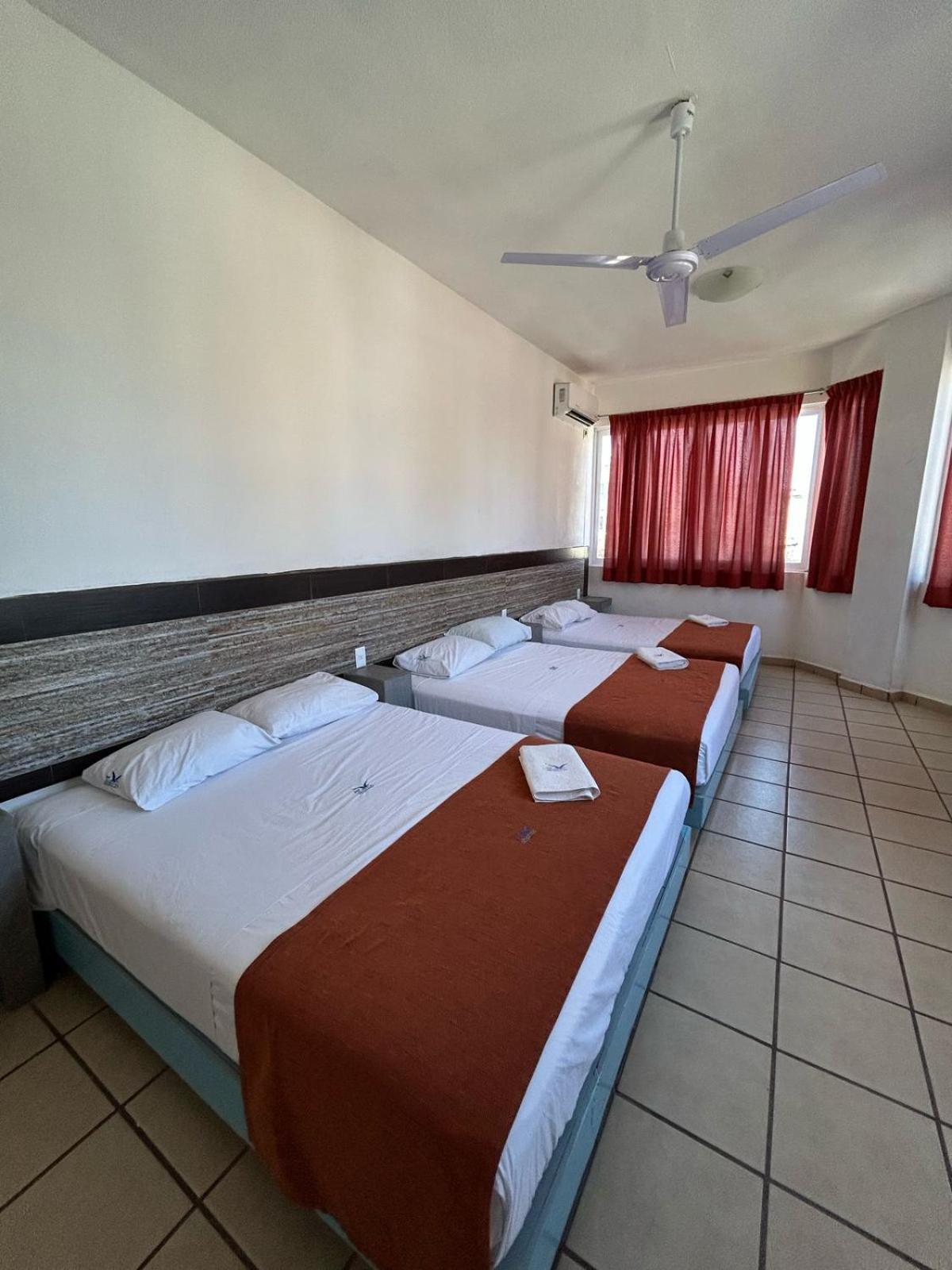 פניטה דה חלטמבה Hotel Albatros מראה חיצוני תמונה
